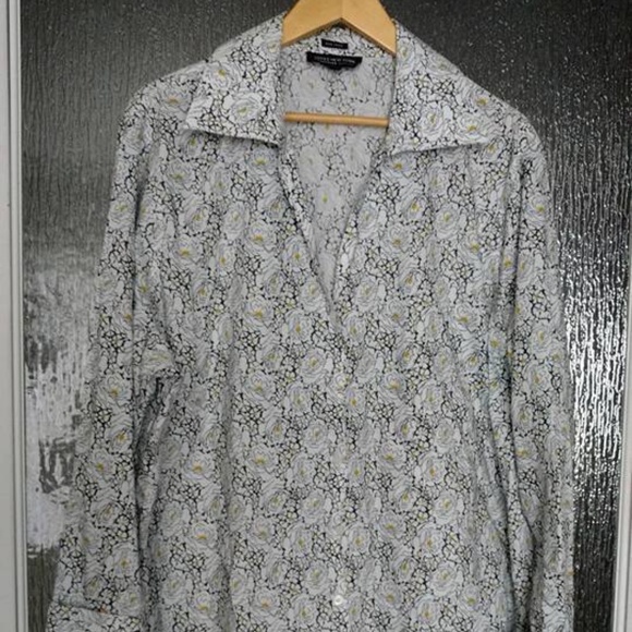 Women's Blouse - Picture 1 of 3